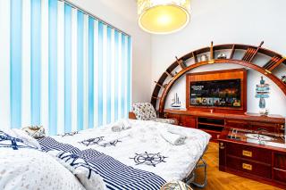 Central Luxury Yacht-Style Old Town - 4