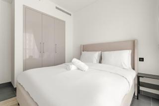 Modern 1BR in The Crest with pool and gym - 4