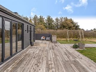 Holiday Home Tatania - 800m from the sea by Interhome - 5