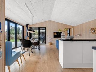 Holiday Home Tatania - 800m from the sea by Interhome - 1