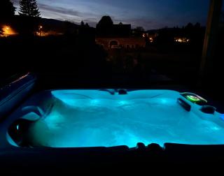 Countryside Retreat, Jacuzzi, Panoramic Views - 0