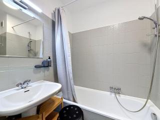 Apartment Cosy @ the beach studio with pool by Interhome - 7