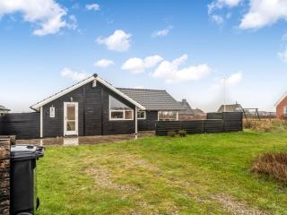 Holiday Home Bryngeir - 100m from the sea by Interhome - 4