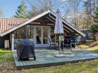 Holiday Home Elfrede - 900m from the sea by Interhome - 4