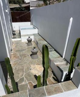 Nefeli guesthouse with outdoor jacuzzi in platys gialos Sifnos - 7