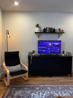 Urban Jungle Studio #212, Downtown, AC - 6