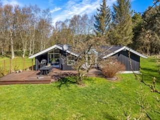 Holiday Home Stasia - 1-5km from the sea by Interhome - 2