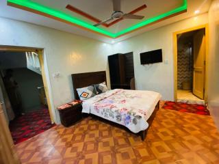 Pak Roos Guest House - 4