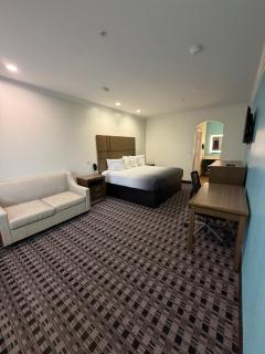 Crystal Inn & Suites IAH Humble - 5