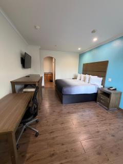 Crystal Inn & Suites IAH Humble - 6