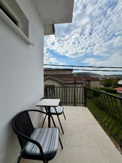 Lovely 1-bedroom apartment with 2-patios and parking - 8