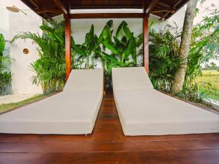 3BR Villa with Rice Field View & Private Pool near Nuanu - 6