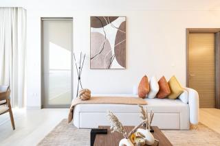 2BR Luxury Stay with Starry Ceiling - 9