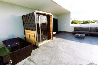 Lakefront Lux-3 Levels-Sauna, Cold Plunge & Pool - Maroochydore - 7