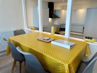Coastal Retreat in Westward Ho! - 2 Bedrooms, Sea Views & Terrace - 3