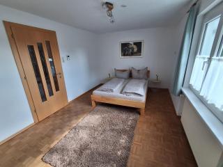 Central Apartment with Gym & Style - 4