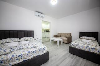 Quiet Blue Guesthouse - 8