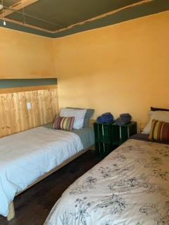 Hotel Midway - 3