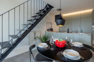 Boutique Duplex Private Balcony Monumental View E - 1