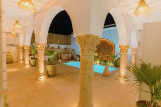 Typical arabesque villa - 2