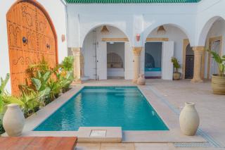 Typical arabesque villa - 5