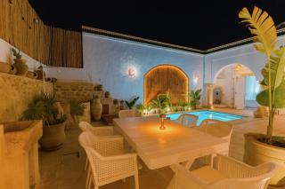 Typical arabesque villa - 8