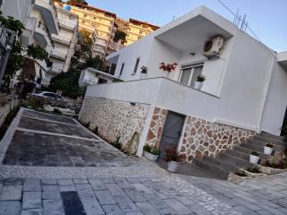H&H Villa Saranda - 1