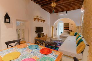 Typical arabesque villa - 3