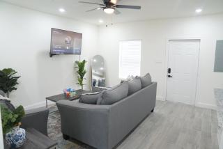 Urban 2BR Apartment Near Galleria & Downtown HTX - 6