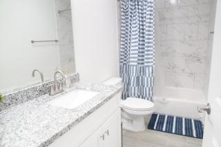 Urban 2BR Apartment Near Galleria & Downtown HTX - 5