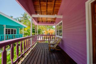 Ariel's Lair Whimsical Beachfront Casita - 4