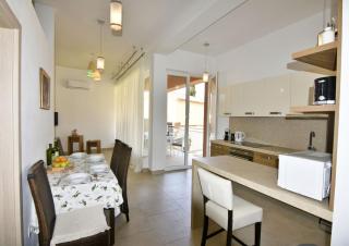Perfect holiday apartment with pool - 8