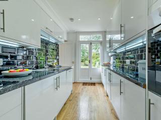 3 Bed in Tenby oc-fb237 - 4