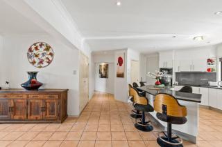 2BR Daisy Hill Escape with Pool, BBQ, Parking - 8
