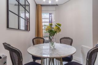 Chic Central Madrid Apartment with Light - 7