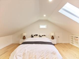 3B Designer Home and Modern Luxury - 0