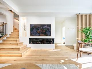 3B Designer Home and Modern Luxury - 6