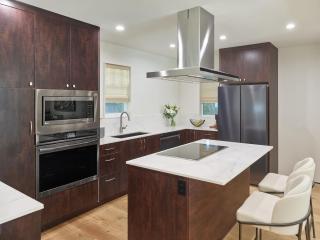3B Designer Home and Modern Luxury - 4
