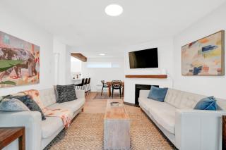 West End Family Getaway - 2 min to Stanley Park - 2