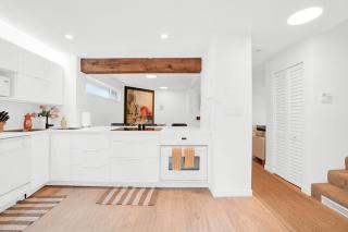 West End Family Getaway - 2 min to Stanley Park - 1