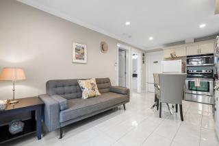 Quiet 1BD in North Vancouver - 7