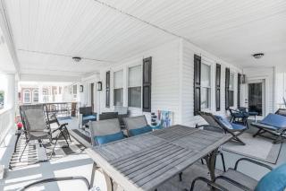 7 Bed - Getaway with Beach Access and BBQ - 2