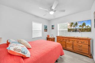 Riverfront Bungalow with Dock Access Near Eau Gallie Arts District and Beach - 9