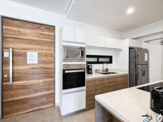 Icono 208 by Booking Guys Riviera - 5