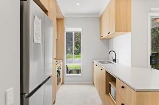 Modern 3BR Home w Pool Balcony Mango Hill - 0