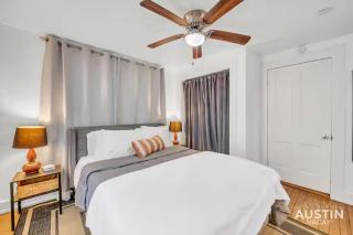 Historic 3BR 3BA w Modern Charm Mins to UT Dining Downtown by Austin Vacay - 7