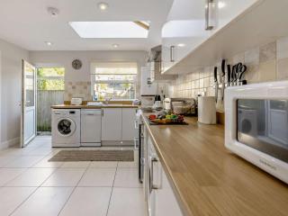 3 Bed in Tenby oc-fb283 - 4