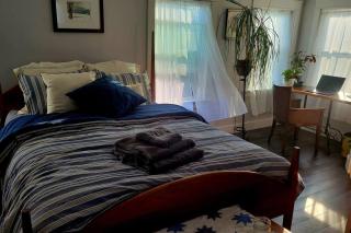Enjoy the good life. Free parking, AC in Bedroom. - 6