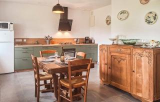 Awesome Home In Rospez With Wifi - 4