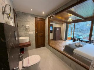 Hotel Asiia Holiday Central Heated and Air Cooled with Swimming Pool, Near mall road - 6